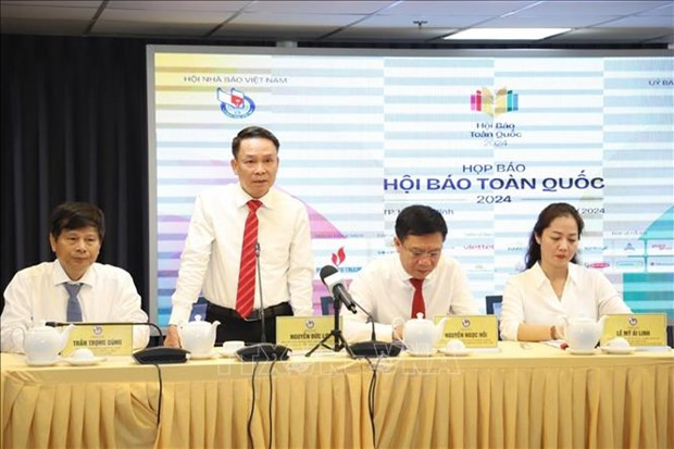 Standing Vice Chairman of the Vietnam Journalists’ Association (VJA) Nguyen Duc Loi, head of the festival’s organising commitee, speaks at the press conference. (Photo: VNA)
