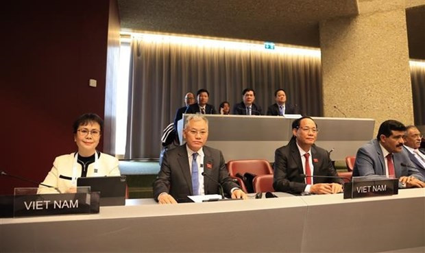 NA Vice Chairman Tran Quang Phuong (second from right) attends the 148th IPU Assembly in Geneva, Switzerland. (Photo: VNA)