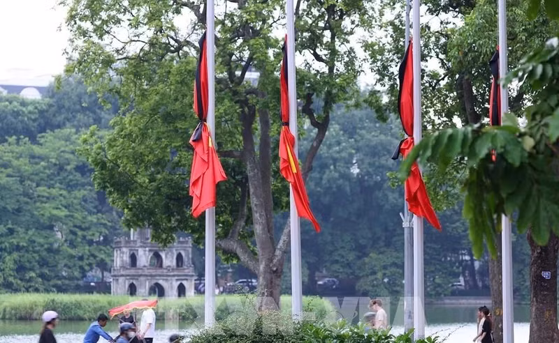 All public entertainment activities will be suspended during the state funeral of former President Tran Duc Luong. (Photo: VNA)