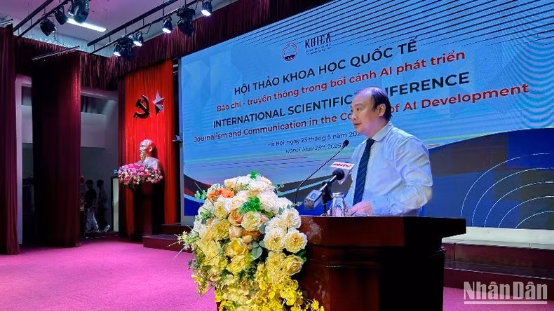 Permanent Deputy Minister of Culture, Sports and Tourism Le Hai Binh speaks at the event. (Photo: Hai Yen)