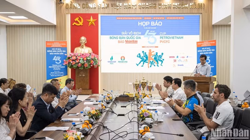 The press conference on the 43rd Nhan Dan Newspaper National Table Tennis Championships.