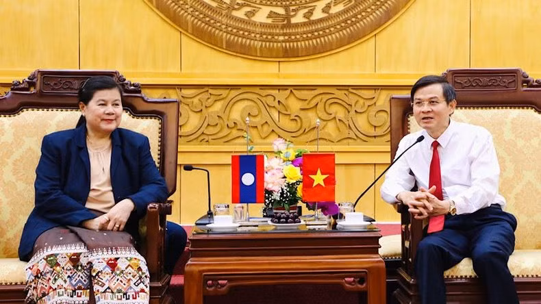 The working sesssion between the two local leaders.