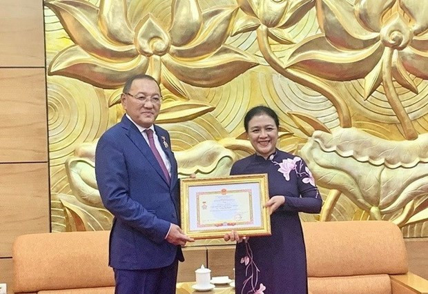 At the presentation ceremony (Photo: baoquocte)