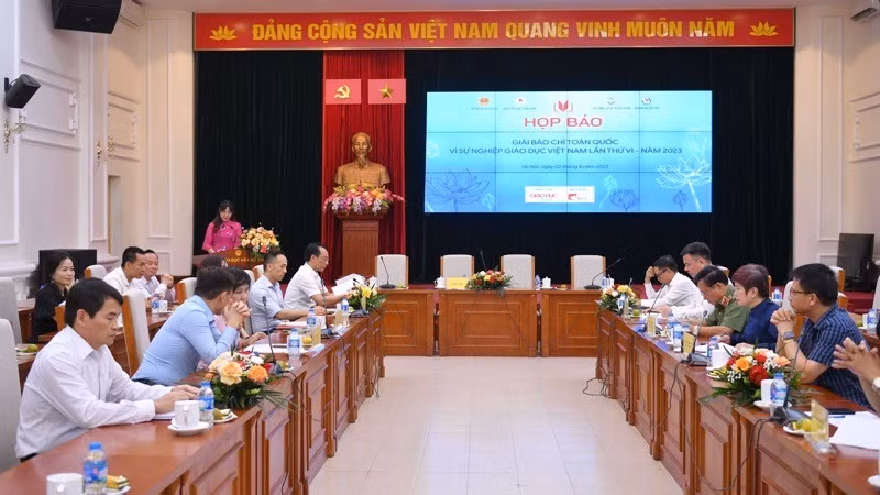 The press briefing on the award.