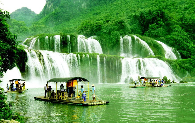 Ban Gioc fall in Cao Bang (Photo: VNA)
