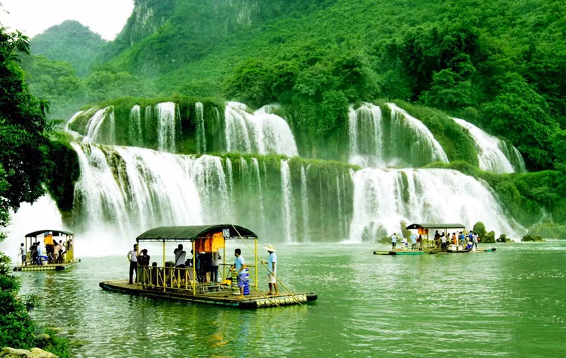 Ban Gioc fall in Cao Bang (Photo: VNA)