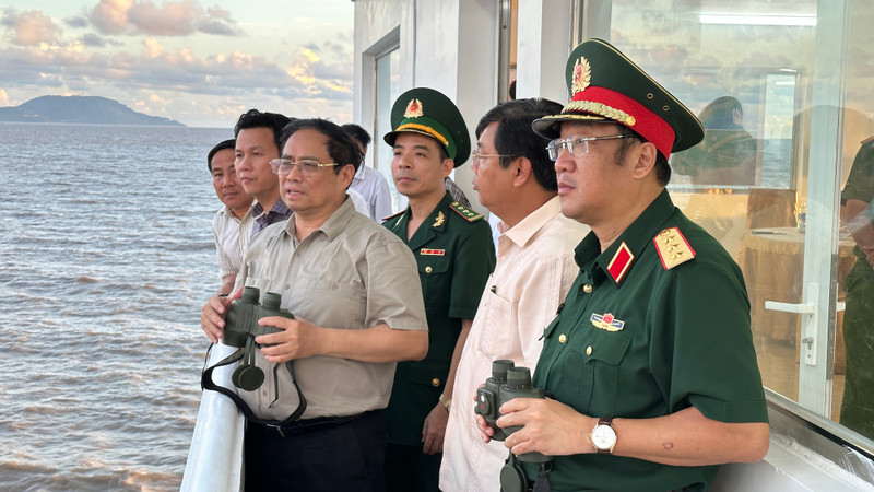 Prime Minister Pham Minh Chinh during a field trip in the Mekong Delta. (Photo: VGP)