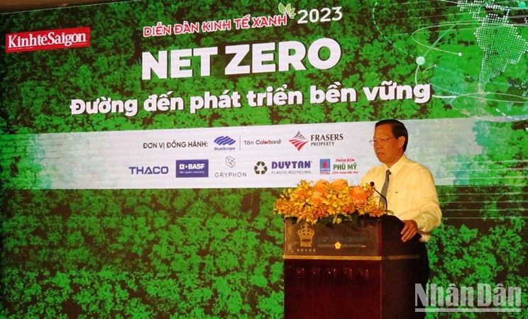 Ho Chi Minh City Chairman Phan Van Mai speaks at the event.