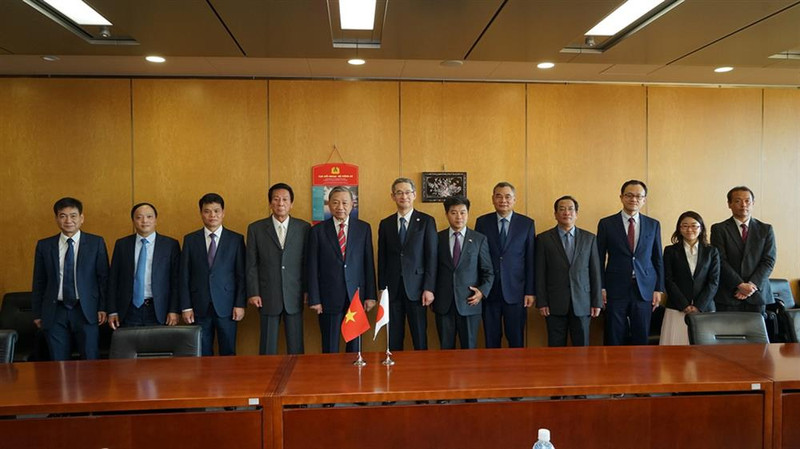 Vietnamese delegates at Japan’s National Police Agency. (Photo: Ministry of Public Security)