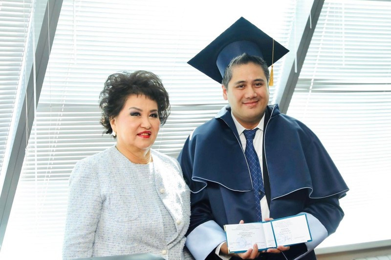 Elite violinist Bui Cong Duy is conferred with the title of International Honorary Professor by the Kazakh National Academy of Arts. (Photo: VNA)