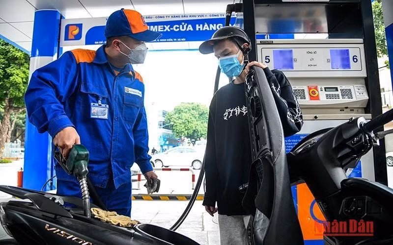 A petrol station in Hanoi. (Photo: Thanh Dat)