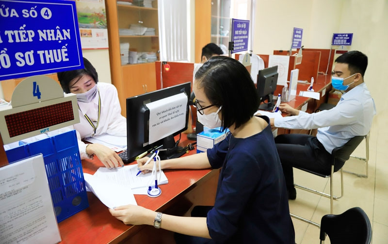 Tax revenue reaches 663.843 trillion VND in first five months
