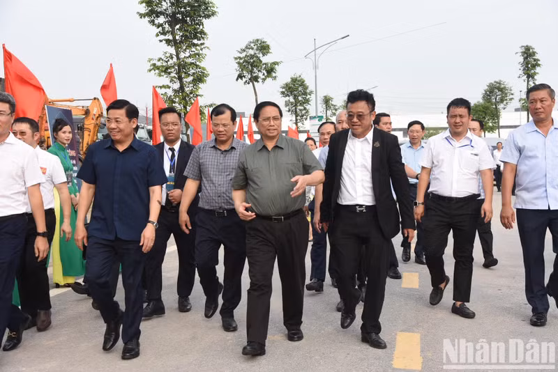 PM Pham Minh Chinh attends the ground-breaking ceremony for the worker housing project in Bac Giang.