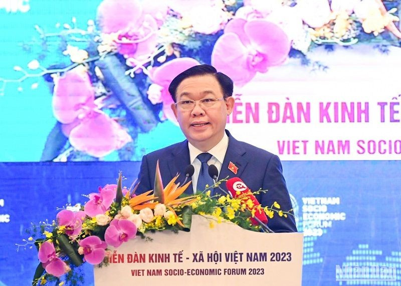 National Assembly Chairman Vuong Dinh Hue speaks at the event (Photo: Duy Linh)