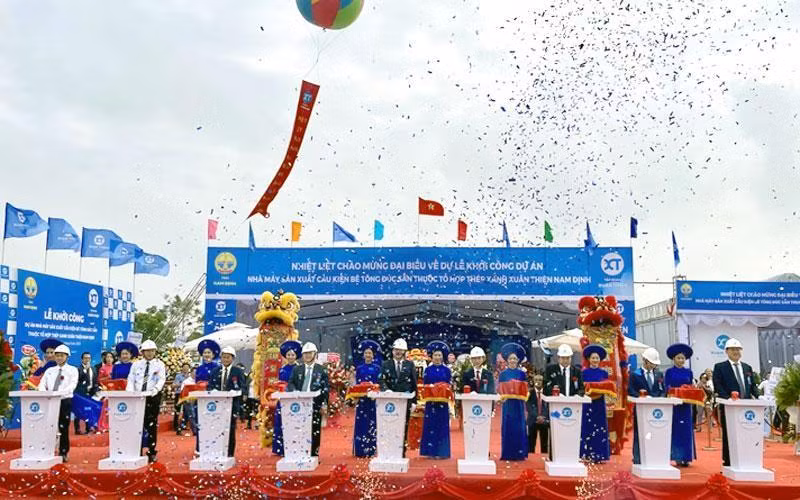 The ground-breaking ceremony for the precast concrete factory.