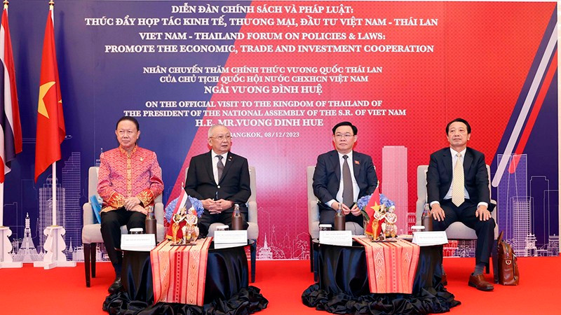 NA Chairman Vuong Dinh Hue at the forum in Bangkok on December 8. (Photo: VNA)
