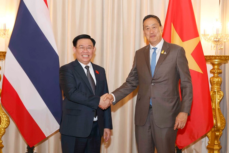 Vietnamese NA Chairman Vuong Dinh Hue and Thai Prime Minister Srettha Thavisin. (Photo: VNA)