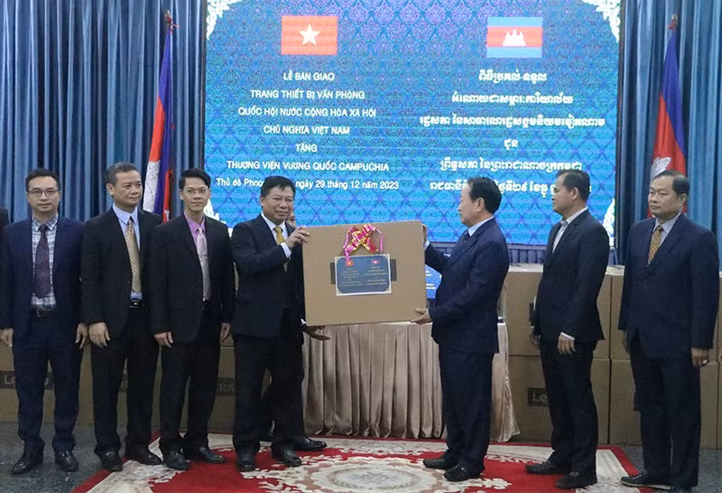 The handover of office equipment to the Cambodian Senate.
