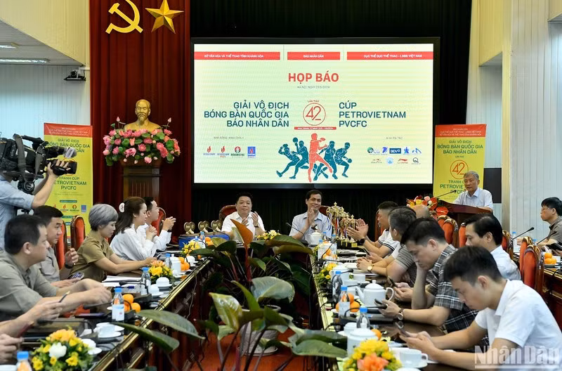 The press conference on the 42nd Nhan Dan Newspaper National Table Tennis Championships.