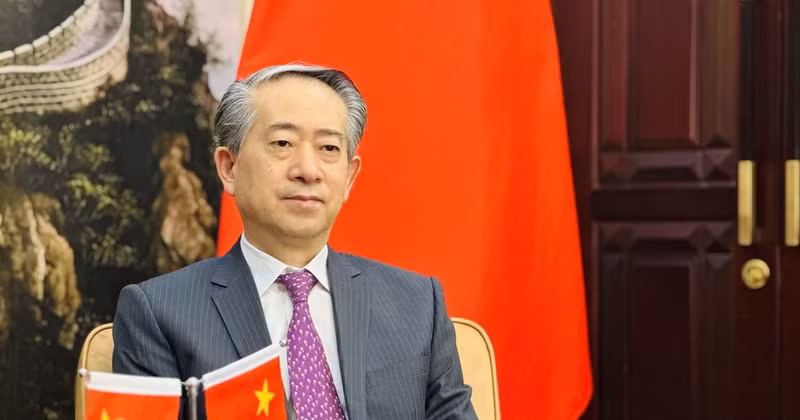 Chinese Ambassador to Vietnam Xiong Bo in an interview granted to the press. (Photo: VNA)