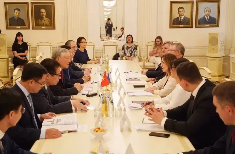 At the meeting between Chief Justice of the Supreme People’s Court Nguyen Hoa Binh and Chairwoman of the Russian Supreme Court Irina Podnosova. (Photo: VNA)