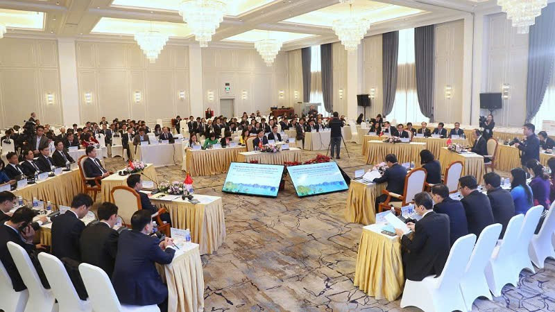 At the meeting (Photo: NDO)