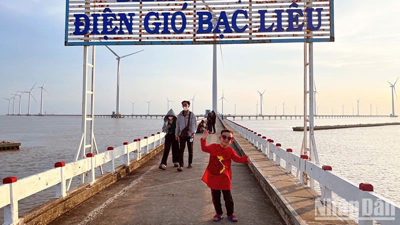 Visitors at the Bac Lieu Wind Farm.