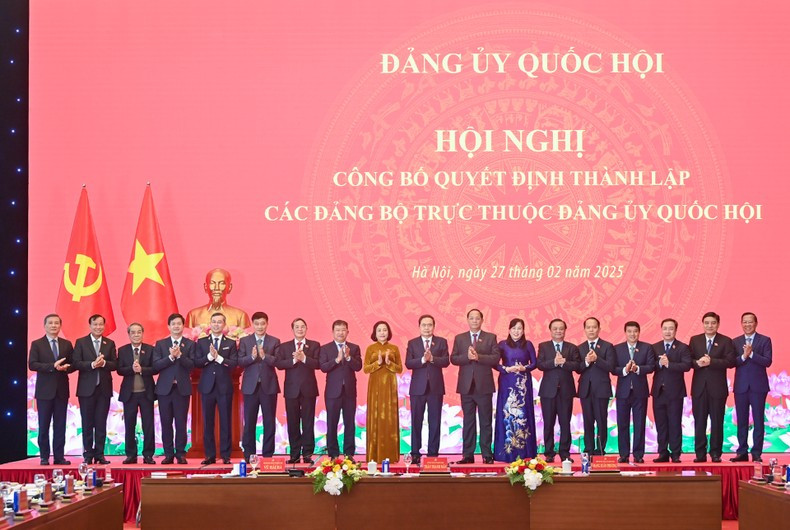 The event to announce the establishment of 11 Party organisations under the NA Party Committee. (Photo: NDO/Duy Linh)