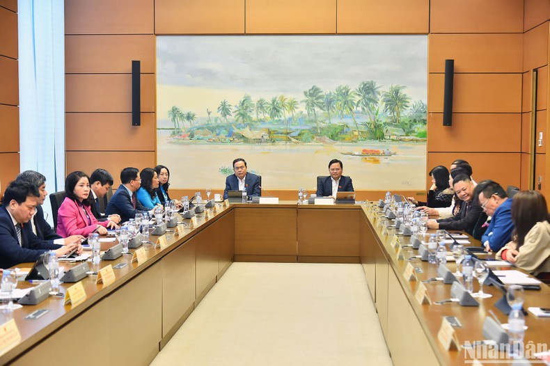 National Assembly Chairman Tran Thanh Man at the group discussion. (Photo: Thuy Nguyen)