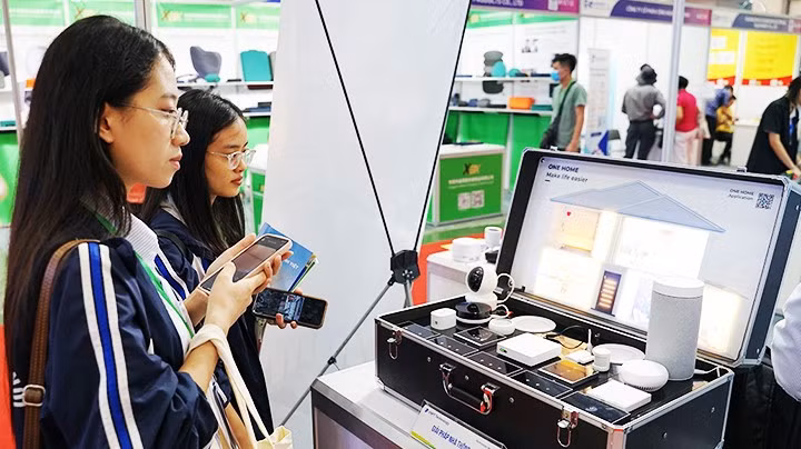 Vietnamese products on display at an international expo on smart electronic components. (Photo: Nam Anh)