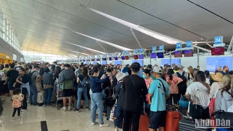 Passenger overload at Phu Quoc International Airport during the Lunar New Year holiday.