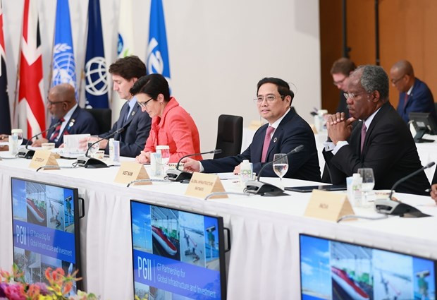 Hiroshima (VNA) – Prime Minister Pham Minh Chinh on May 20 emphasised the importance of a global approach, multilateralism, self-reliance of every country, and extensive international cooperation to realise sustainable development, climate change responses, emission reduction, and energy transition.