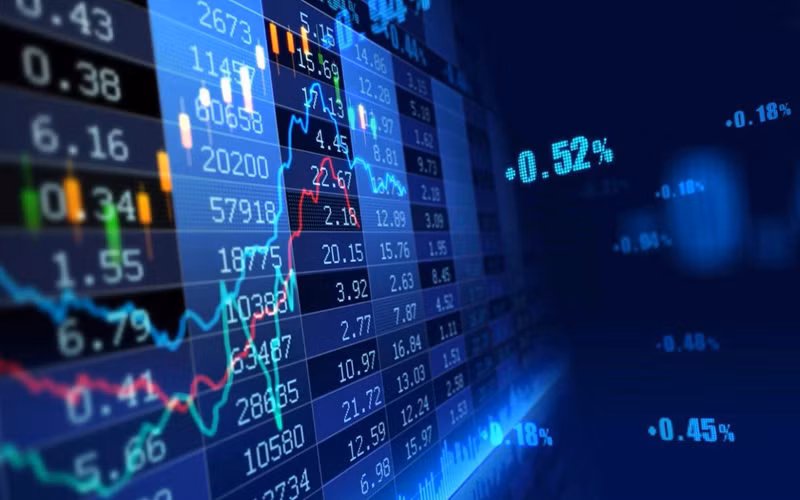 VN-Index edges up 0.74% on blue-chip gains 