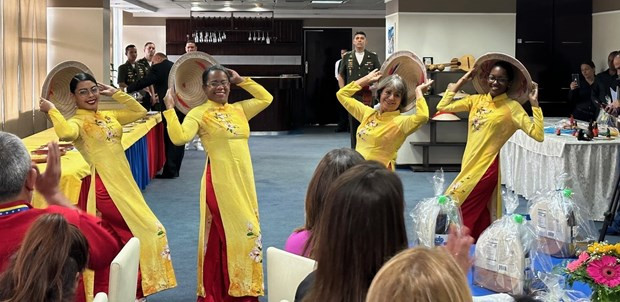 A "non" dance performance at the ceremony held at UNEFA on May 26 (Photo: VNA)
