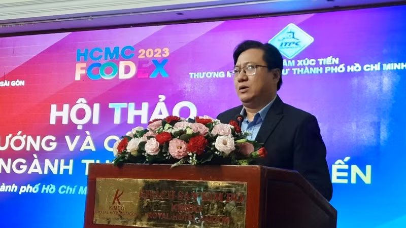 ITPC Deputy Director Nguyen Tuan speaks at the event.