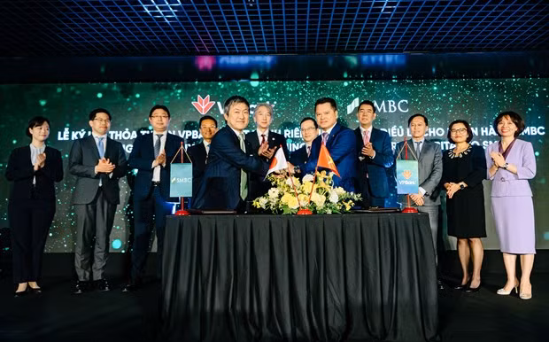 At the signing ceremony between VPBank and SMBC (Photo: VNA)