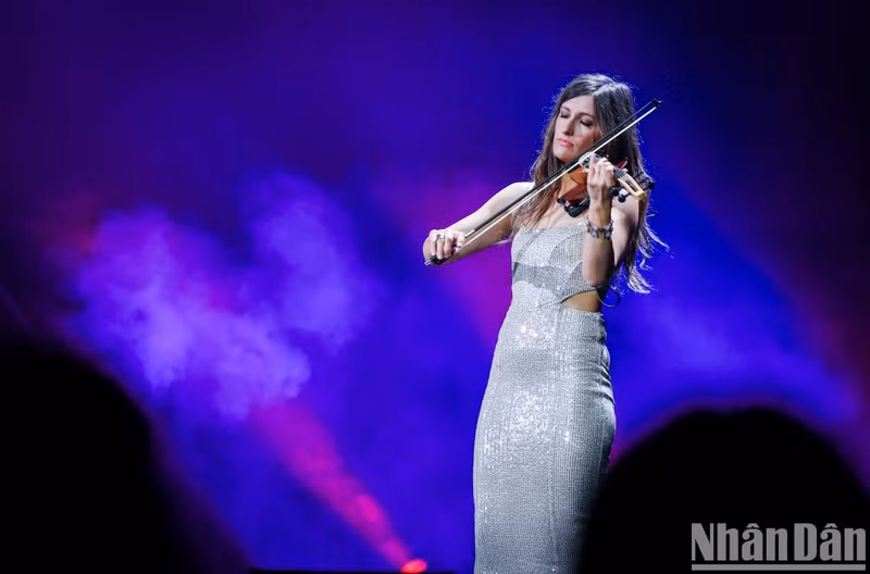 Elspeth Hanson loses herself with her violin.