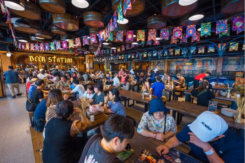 The space inside the brew house. The space inside the brew house.