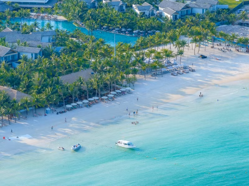 Kem Beach in the South of Phu Quoc Island with wide, gentle and creamy white sand is considered a tropical paradise.