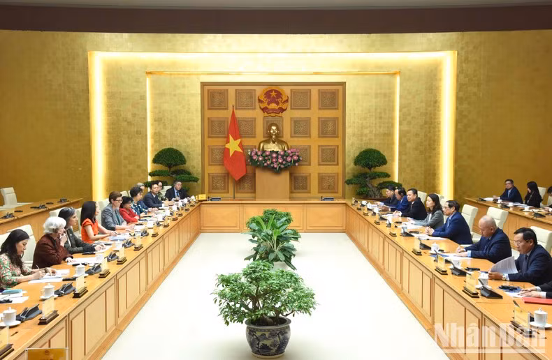 The meeting between PM Pham Minh Chinh and the UN Resident Coordinator and heads of UN organisations in Vietnam.