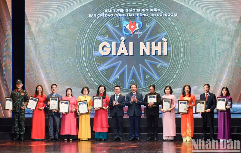 Second-prize winners.