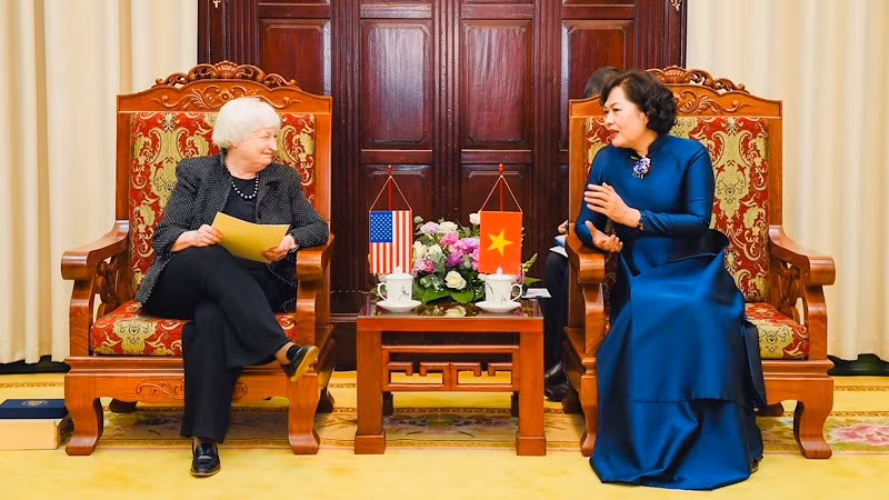 SBV Governor Nguyen Thi Hong meets with US Secretary of the Treasury Janet Yellen in Hanoi on July 20.