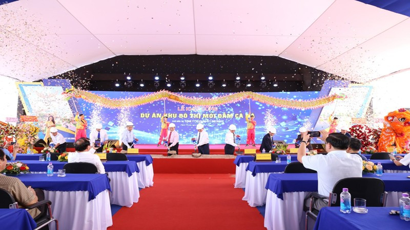 The ground-breaking ceremony for the Ca Na New City project.