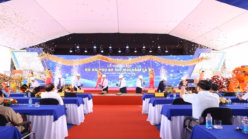 The ground-breaking ceremony for the Ca Na New City project.