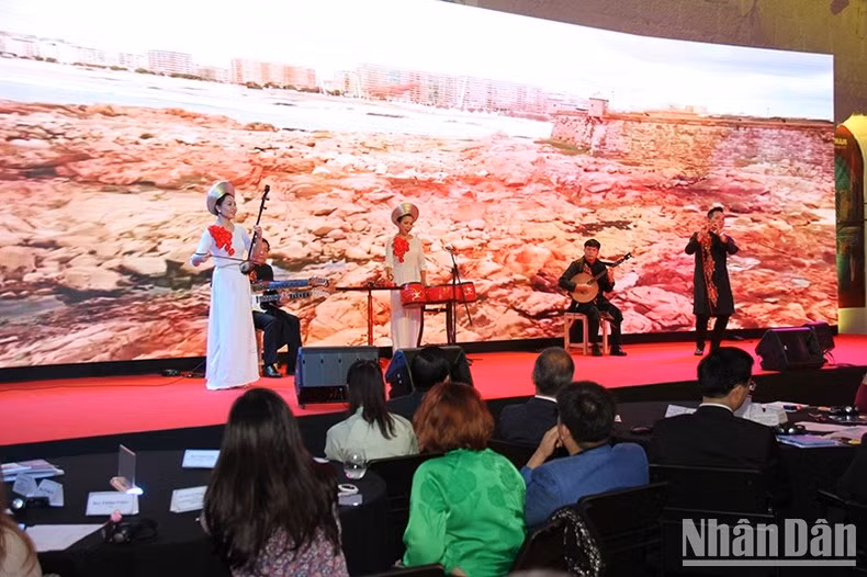 A performance at the event. (Photo: Khai Hoan)