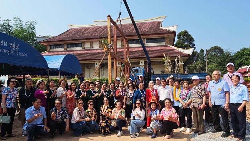 Delegates at the ground-breaking ceremony.