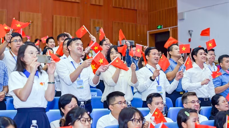 Delegates at the Vietnam-China youth friendship meeting in China in 2024.