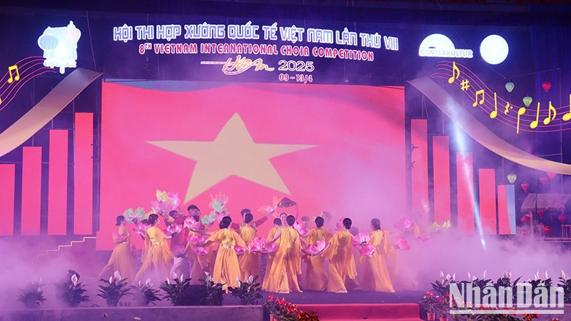 The competition draws over 1,000 artists from 29 choir ensembles around the world.