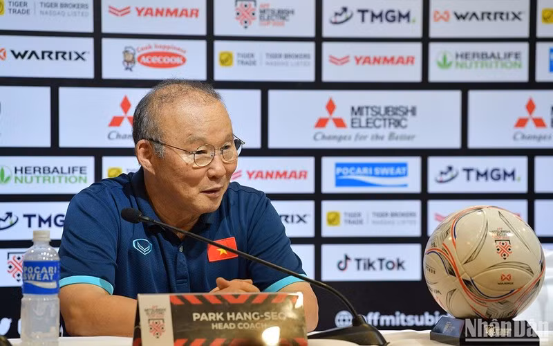 Park Hang-seo at the press conference.