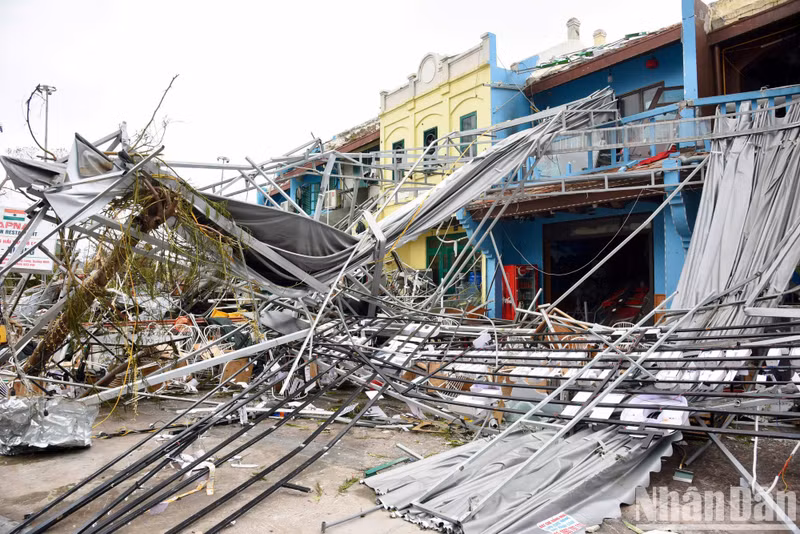 Many houses in Quang Ninh were severely damaged by Typhoon Yagi.